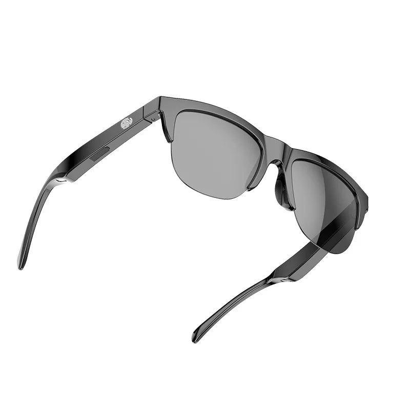 Ultra-lightweight Bluetooth 5.3 sunglasses guarantee audio freedom. - Ultra-lightweight Bluetooth 5.3 sunglasses guarantee audio freedom.