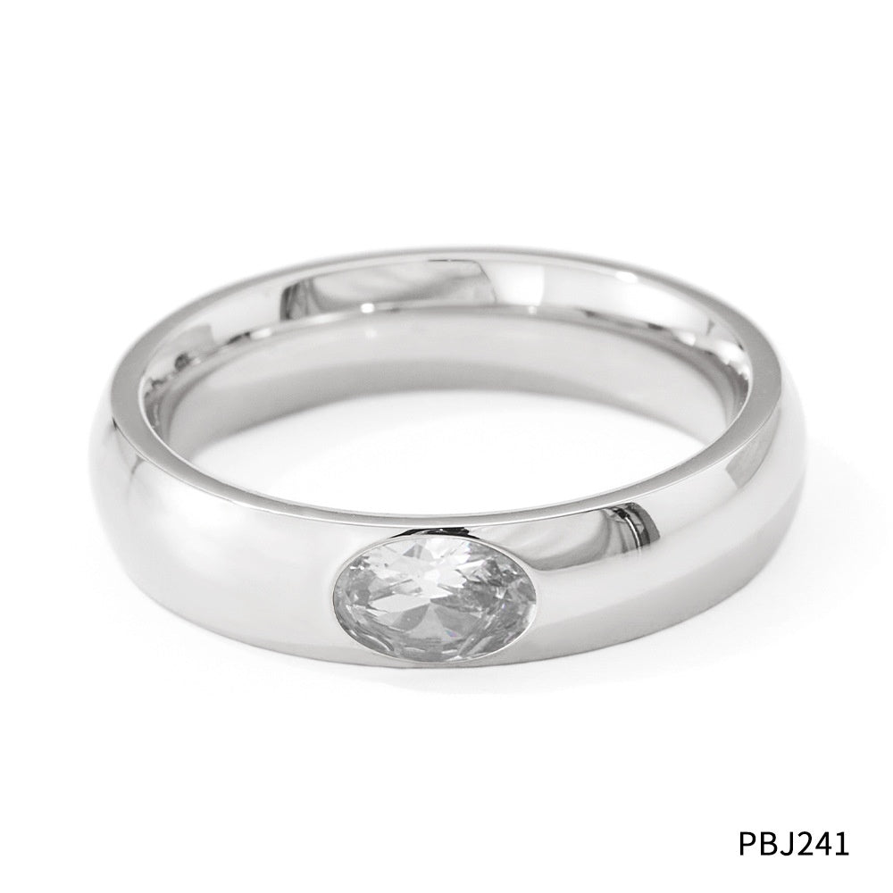 Vintage Glossy Ring with White and Green Zircon